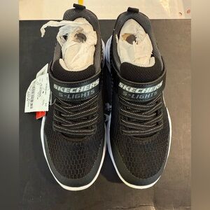 NWT Kids Sketchers Light Up Shoes